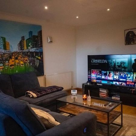 1-Bed Flat In Ocean Village Southampton Extérieur photo