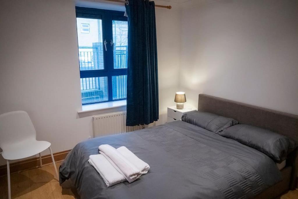 1-Bed Flat In Ocean Village Southampton Extérieur photo