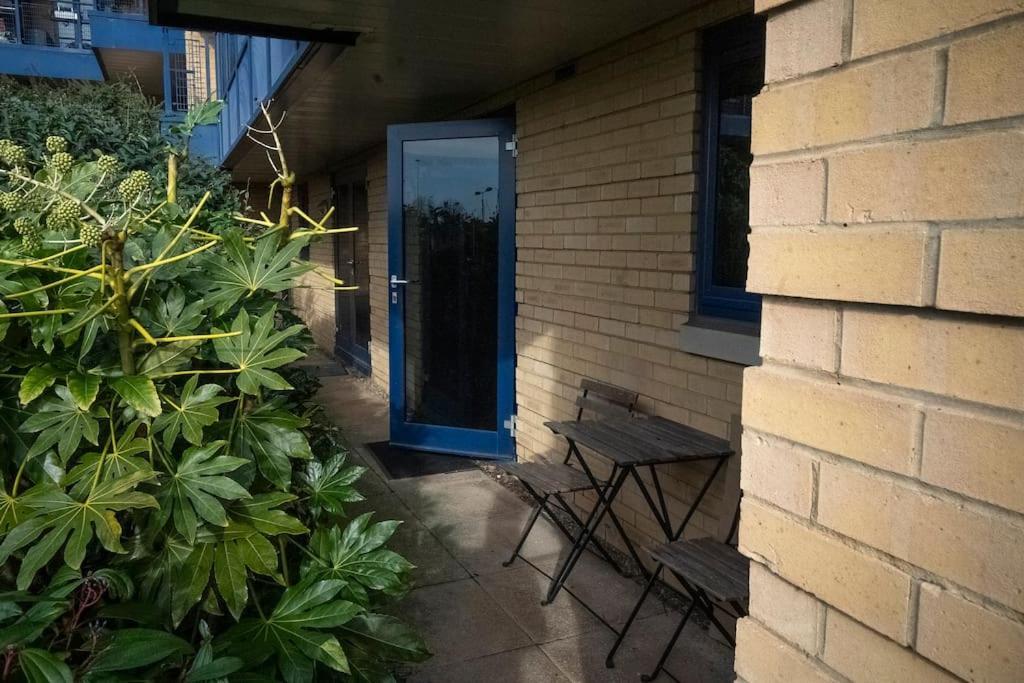 1-Bed Flat In Ocean Village Southampton Extérieur photo